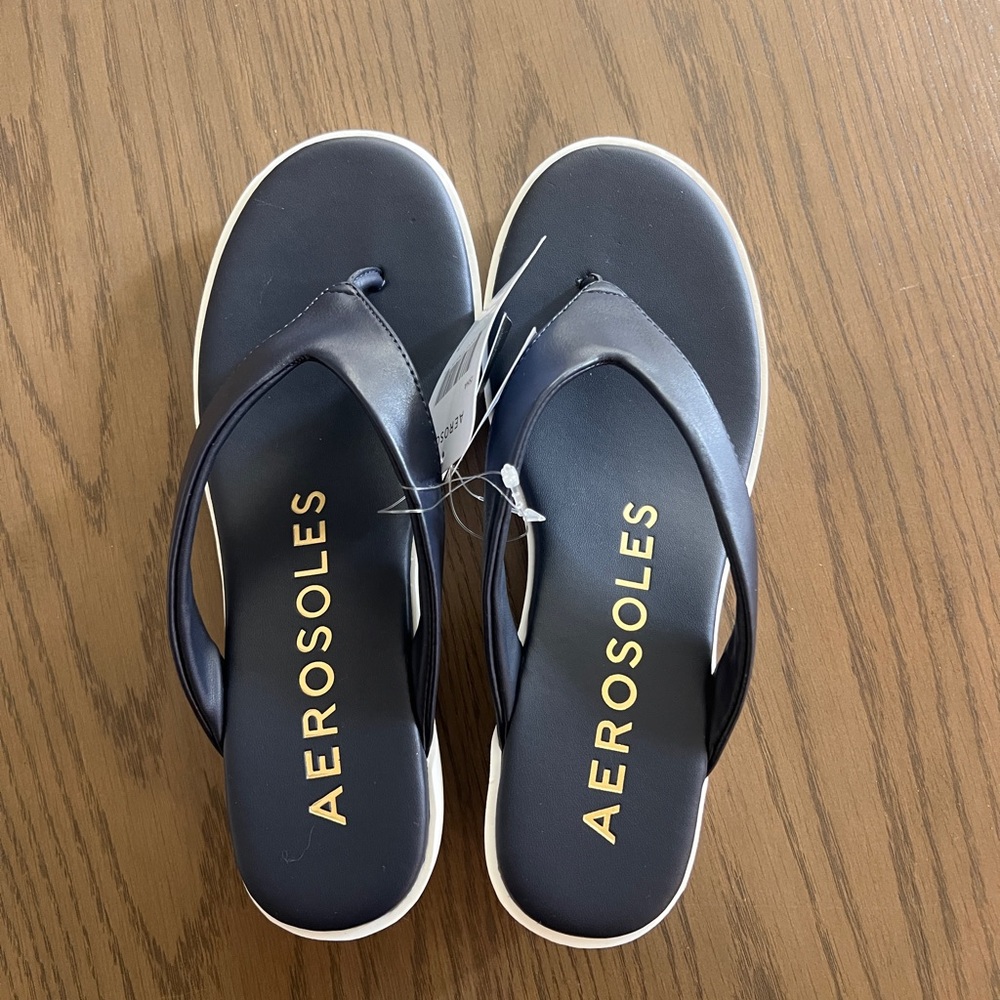 AEROSOLES Black and White Sandals with Comfort and Style - Picture 4 of 7